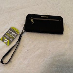 Travelon Black RFID Blocking Anti-Theft Wristlet Wallet Clutch Protection